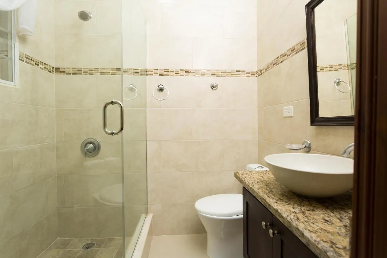 New Kingston Guest Apartment At Inglaterra III 0*,